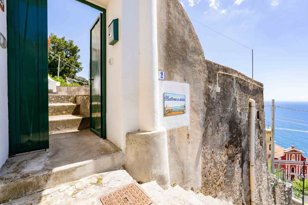 L'immagine attuale non ha un testo alternativo. Il nome del file è: img-20250408-wa0014.jpg